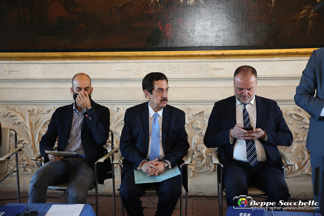 VBS_2034 - Mostra  Il mondo in una stanza. Testimonianze di culture extraeuropee.jpg